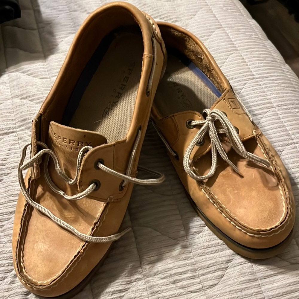 Mens light brown Sperry topsiders